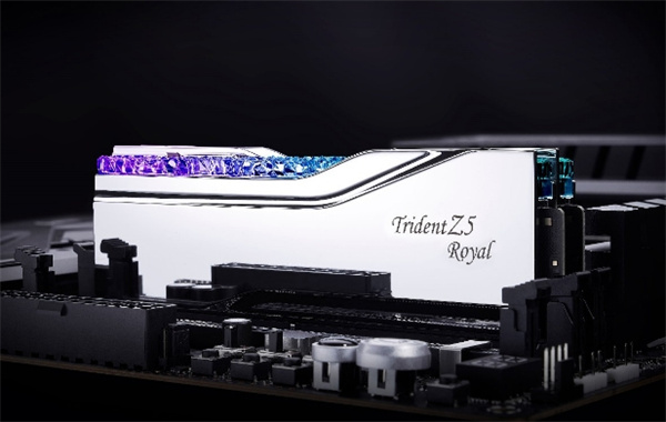 芝奇推出Trident Z5 Royal皇家戟系列DDR5內(nèi)存條