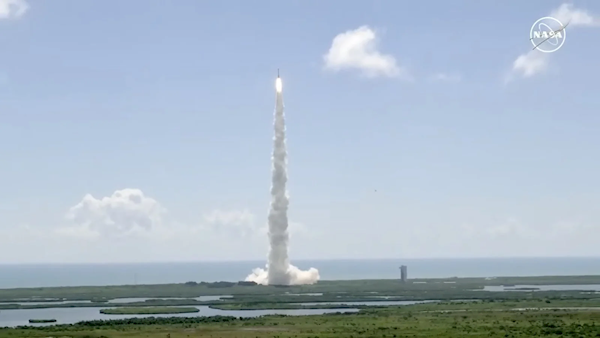 波音“星際客機(jī)”開啟載人首飛！即將前往國(guó)際空間站